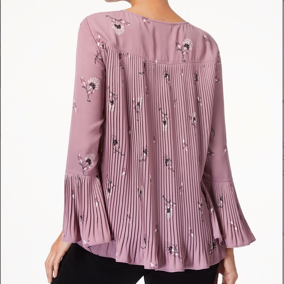 🆕 Woman’s Style&Co Pleated Blouse - Picture 3 of 7